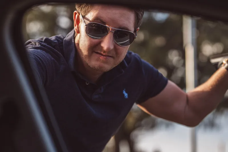 Frames That Speak Before You Do: How Aviators Signal Wealth, Status, and Personality to Everyone Around You